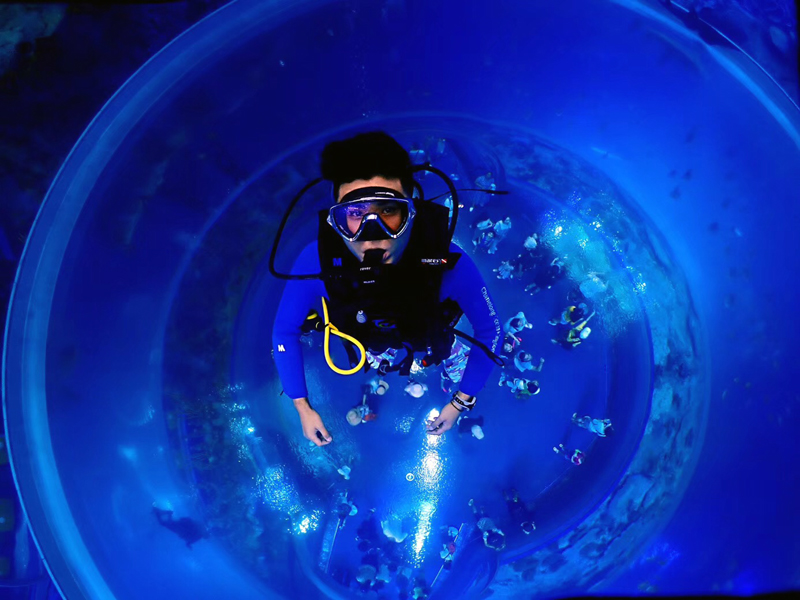 如何控制中性浮力？